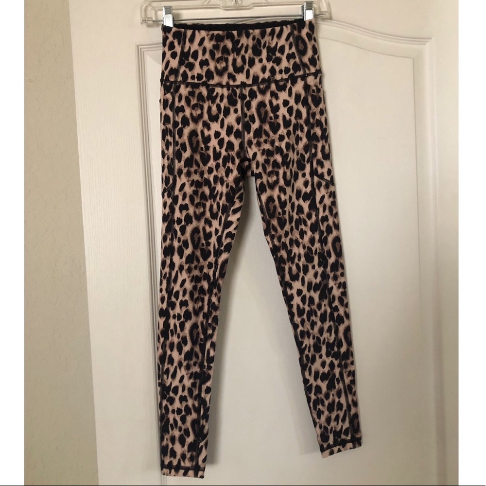 Like new - VS High Rise 7/8 Leopard Leggings